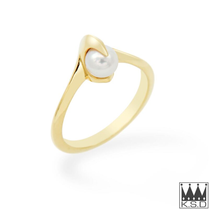 Akoya Pearl and Yellow Gold Ring