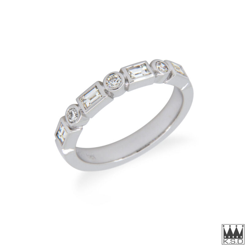Baguette & Round Diamond Ring