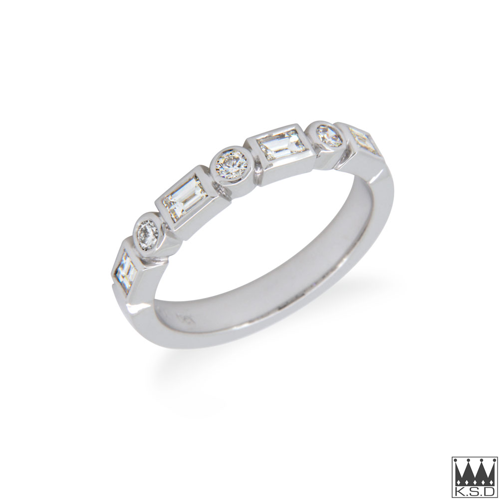 Baguette & Round Diamond Ring